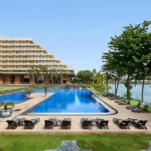 Cinnamon Lakeside ***** קולומבו